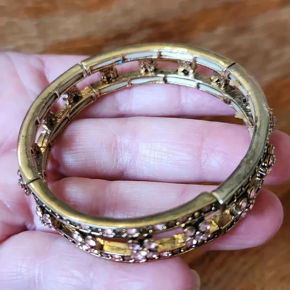Goldtone Pink Rhinestone Stretch Bracelet 💓 - Picture 5 of 7